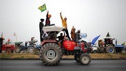 Prime Minister Narendra Modi says he has decided to repeal three farm laws that put an end to year-long protests.