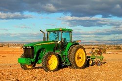 5 EASY STEPS FOR MAINTAINING YOUR TRACTOR