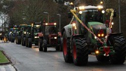 Norfolk Hospital conducts tractor procession for patient