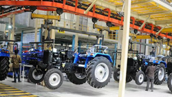 Challenging Times for Tractor Industry, Weak Monsoon Puts Pressure on Tractor Sales