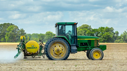 What is the Science Behind Different-Sized Tires and Wheels on Tractors?