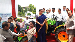 CSIR-CMERI Unveils Groundbreaking 'Made in India' CSIR PRIMA ET11 Electric Tractor for Small Farmers