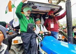 Farmers organize tractor march on Republic Day: Tikait