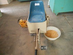 Scientists from Haryana develops a pedal maize rolling machine 