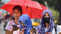 Scorching Heatwave Alert: Delhi Braces for 44°C Temperature as IMD Predicts