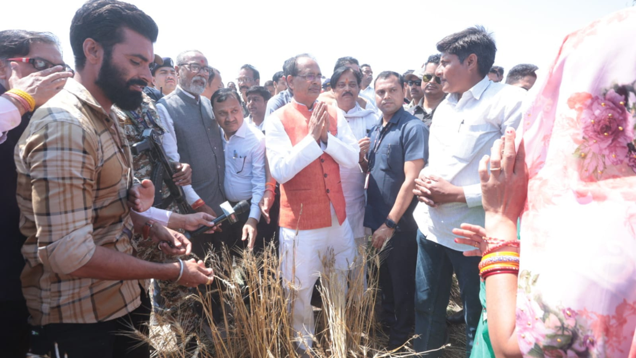 CM Shivraj Singh Chouhan Visits Hailstorm Affected Villages, Announces Financial Help For Crop Loss