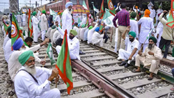 ‘Rail Roko’- Movement of Trains Disrupt in Punjab Due to Farmers’ Protest