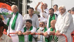 Karnataka Winter Session 2021: Congress leaders arrive by tractor